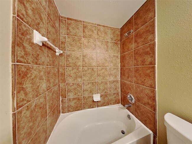 Building Photo - 631 Gateship Dr