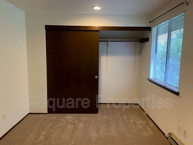 Building Photo - 12120 E Gibson Rd