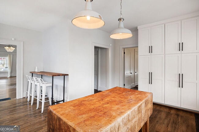 Building Photo - 193 Feld Ave