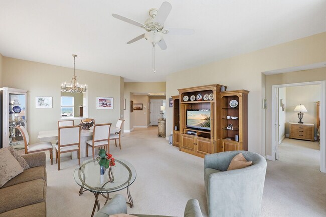 Building Photo - 420 Cove Tower Dr