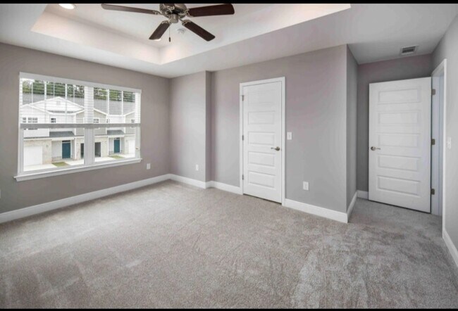 Building Photo - 319 Carmel Dr
