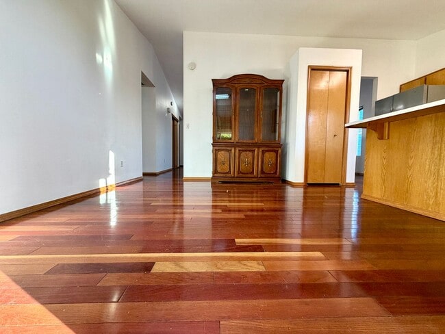 Building Photo - Cozy Ranch on Flag Lot~ Gleaming Hardwood ...