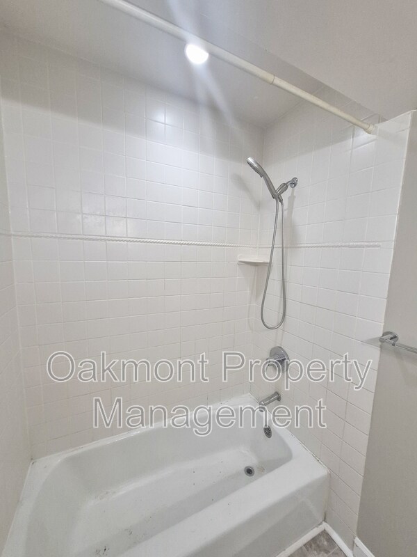 Building Photo - 2404 Barracks Ct