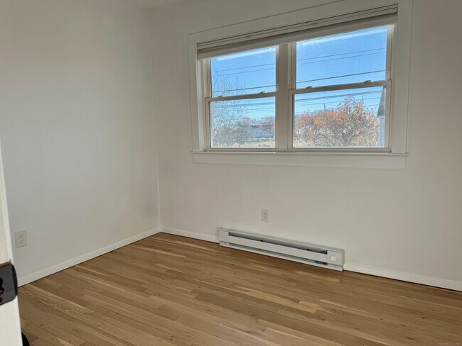 Building Photo - 15 Sunwich Rd