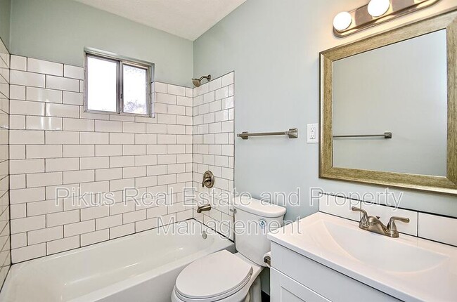 Building Photo - 593 Baldwin Rd