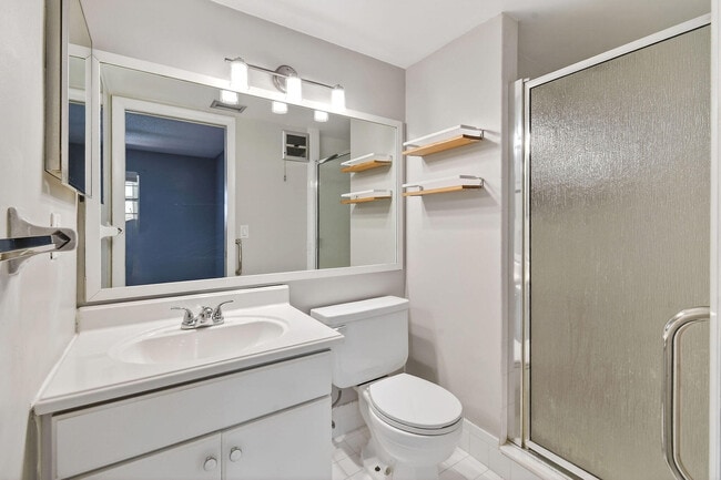 Building Photo - 3150 Meridian Way S