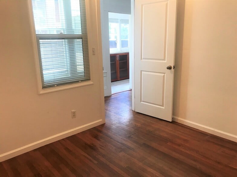 Building Photo - 2531 Ridge Rd