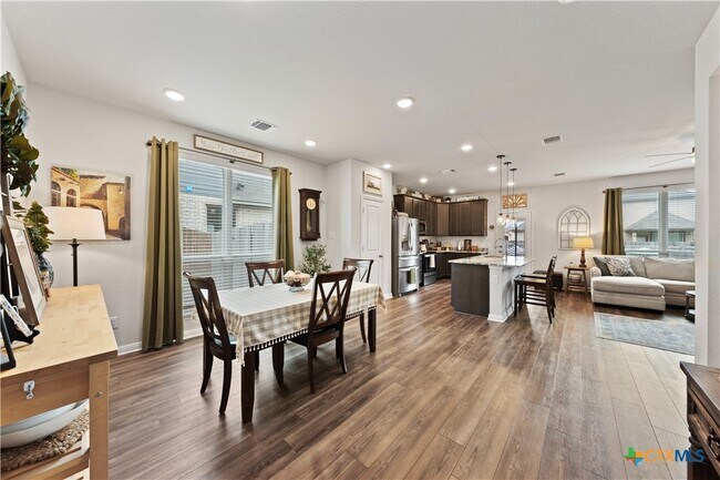 Building Photo - 810 Mclaury Cove