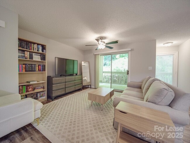Building Photo - 1052 Churchill Downs Ct