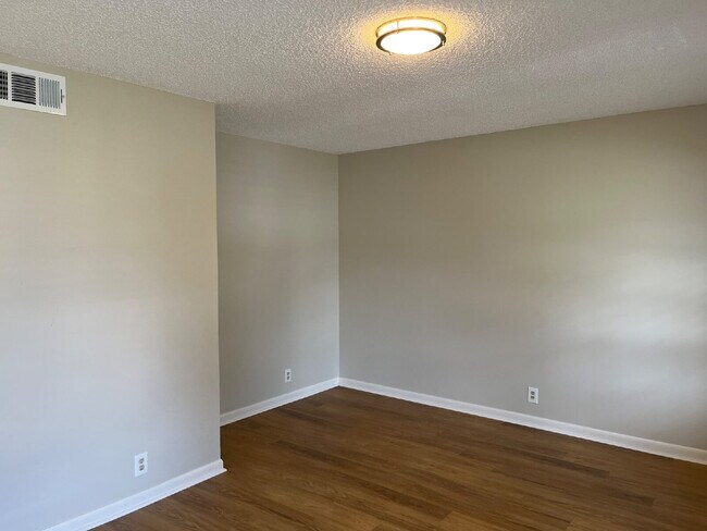 Building Photo - 1404 Bell Trace Dr