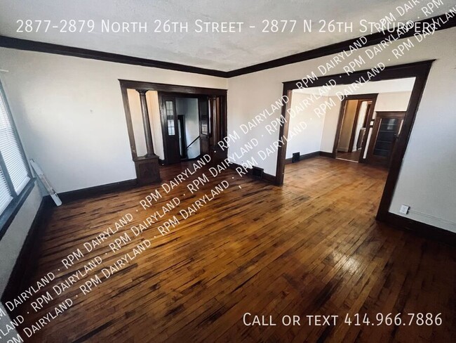 Building Photo - Huge 2BR + den upper unit in Park West nei...