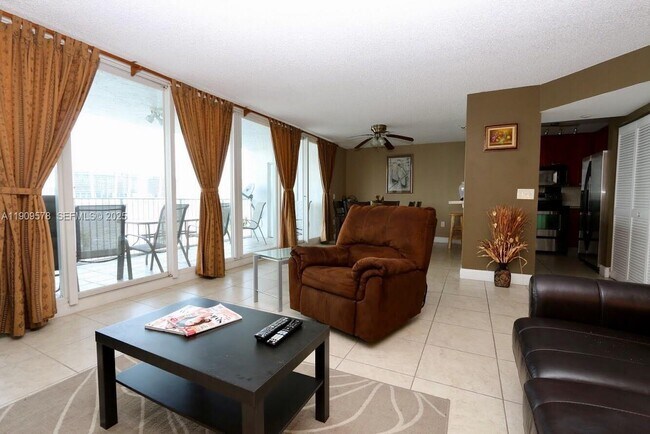 Building Photo - 17800 N Bay Rd