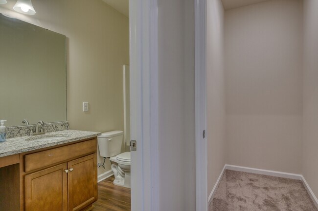 Building Photo - 13918 Brooks Dr