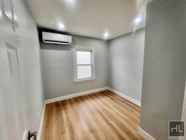 Building Photo - 207 Woodland Ave