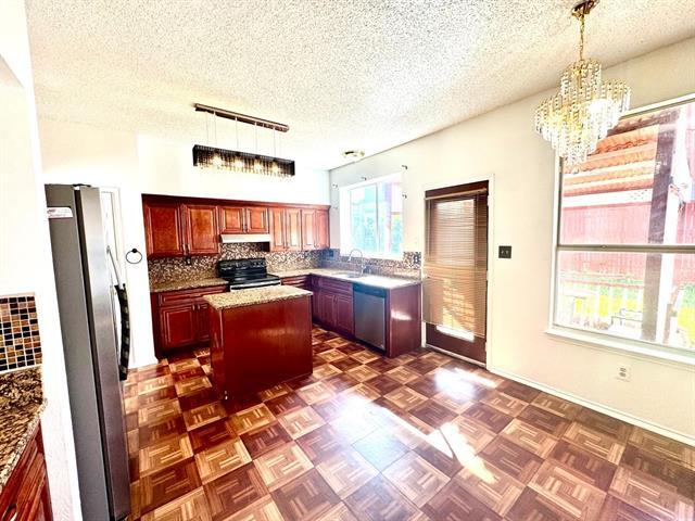 Building Photo - 6805 Canoe Ln