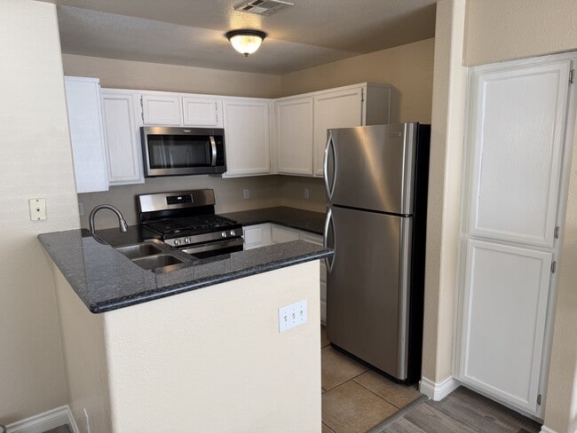 Building Photo - 350 S Durango Dr