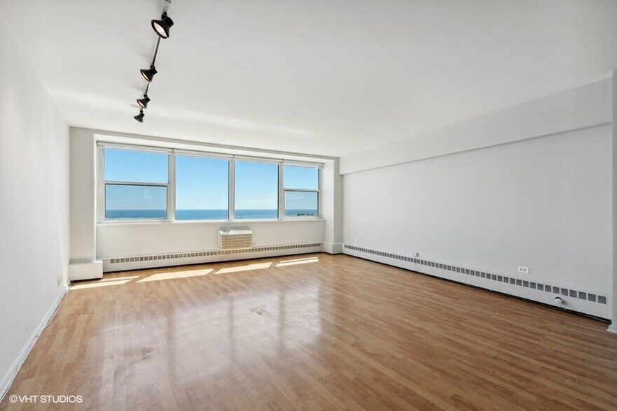 Building Photo - 1150 N Lake Shore Dr