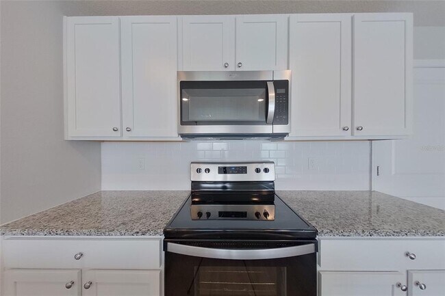 Building Photo - 8624 SW 44th Ct