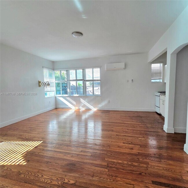 Building Photo - 7936 Harding Ave