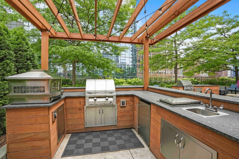 Building Photo - 754 S Clark St