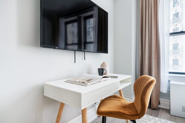 Building Photo - 240 W 73rd St