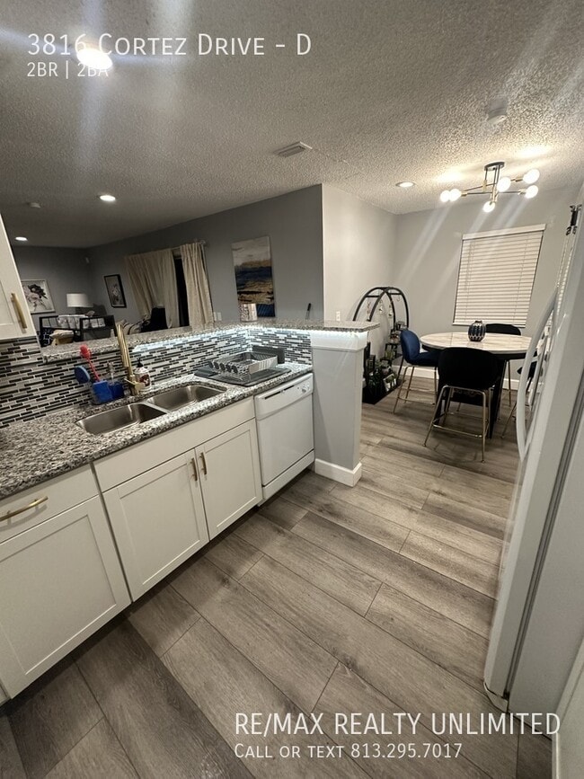 Building Photo - 3816 Cortez Dr