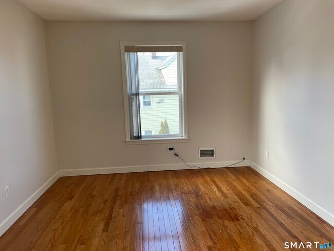 Building Photo - 41 Elmcroft Rd