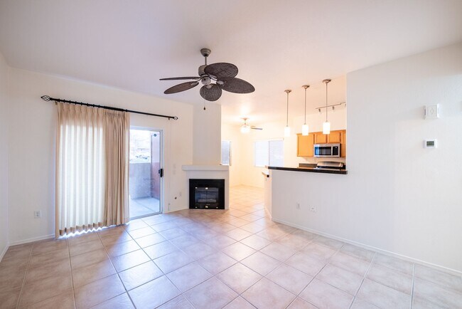 Building Photo - 2-Bedroom, 2-Bath House - Las Vegas, NV