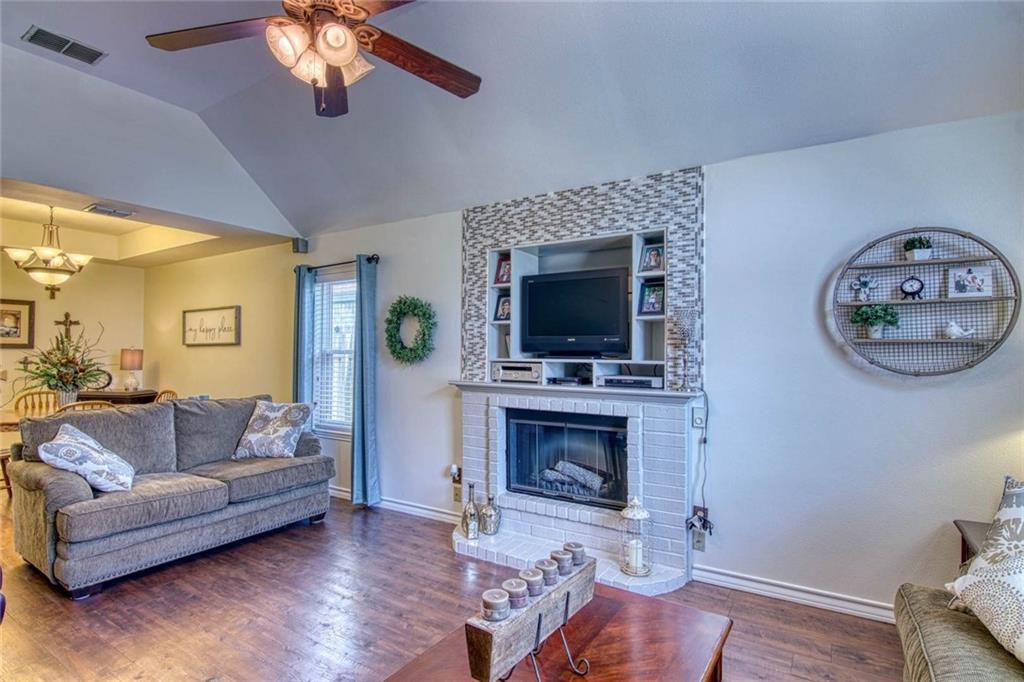 Building Photo - 714 Saint Lucy Dr