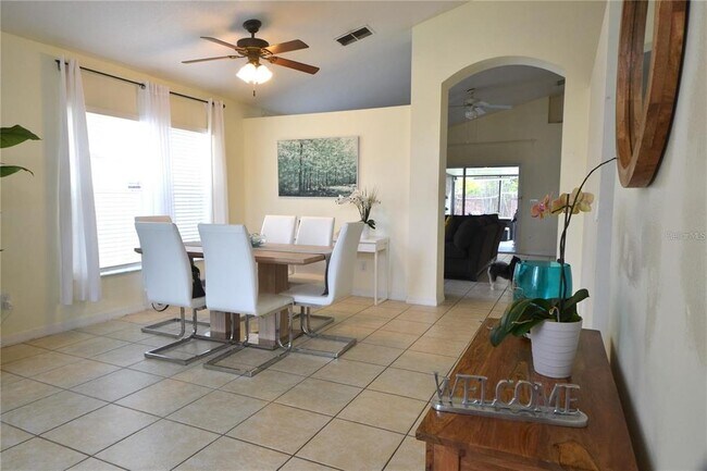 Building Photo - 4924 Hook Hollow Cir