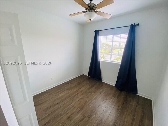 Building Photo - 3556 NW 29th Ct