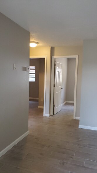 Building Photo - 15149 Westminister Ave