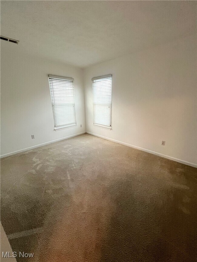 Building Photo - 654 Brookwood Ct