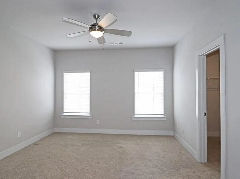 Building Photo - 2169 Wiggins Walk