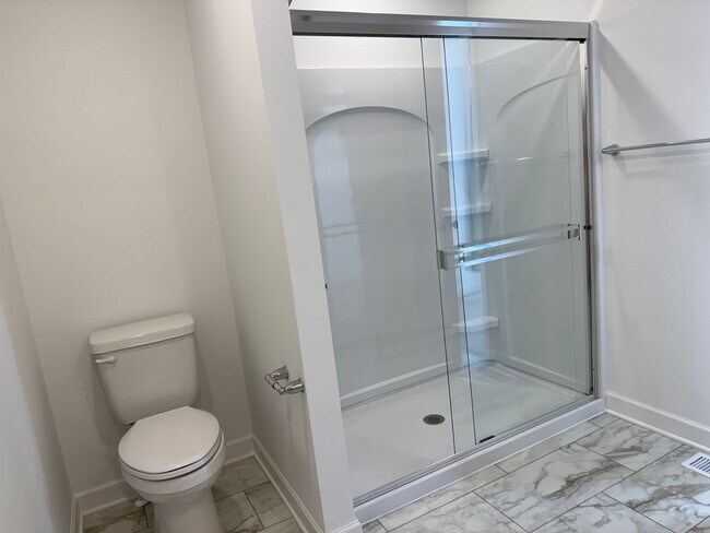 Building Photo - Stunning New Construction Home - Modern Lu...