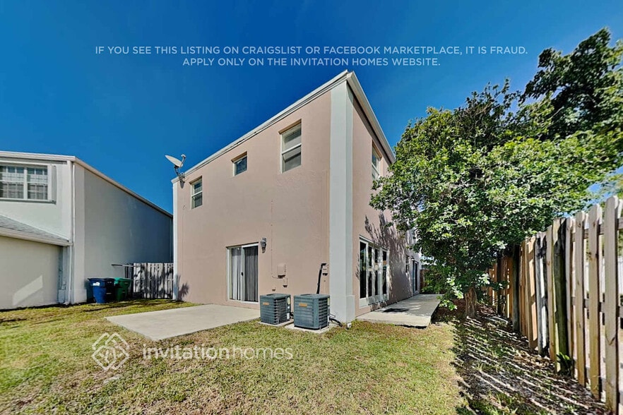 Building Photo - 9853 SW 221st St Rd