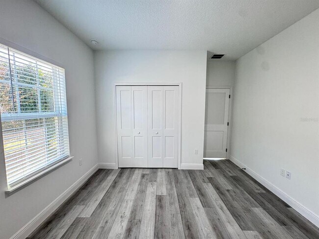 Building Photo - 482 Marion Oaks Manor