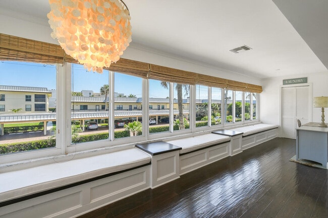 Building Photo - 325 S Beach Rd