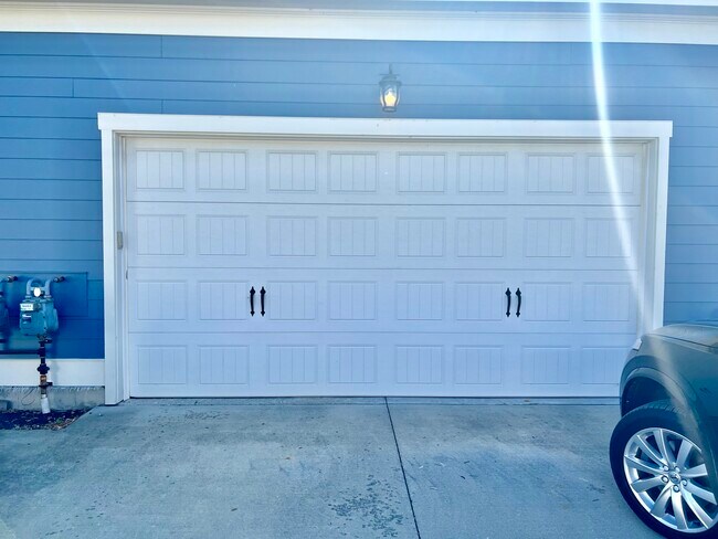 Two Car Garage - 9403 Delphinium St