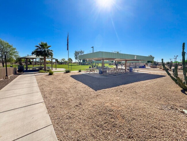 Building Photo - 3Bed/3Bath Home in 55+ Age Restricted Community in Sun City West! Move-In Ready on 06/04/2026! --...