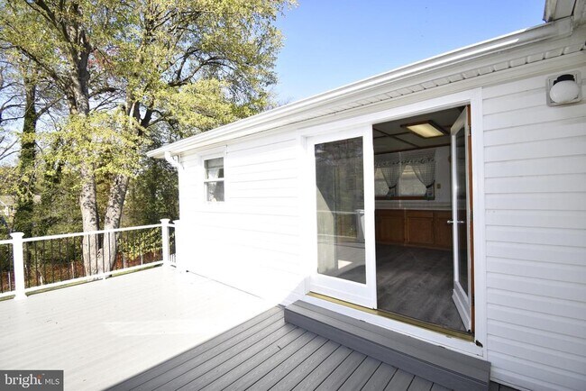 Building Photo - 3931 Dominion Dr