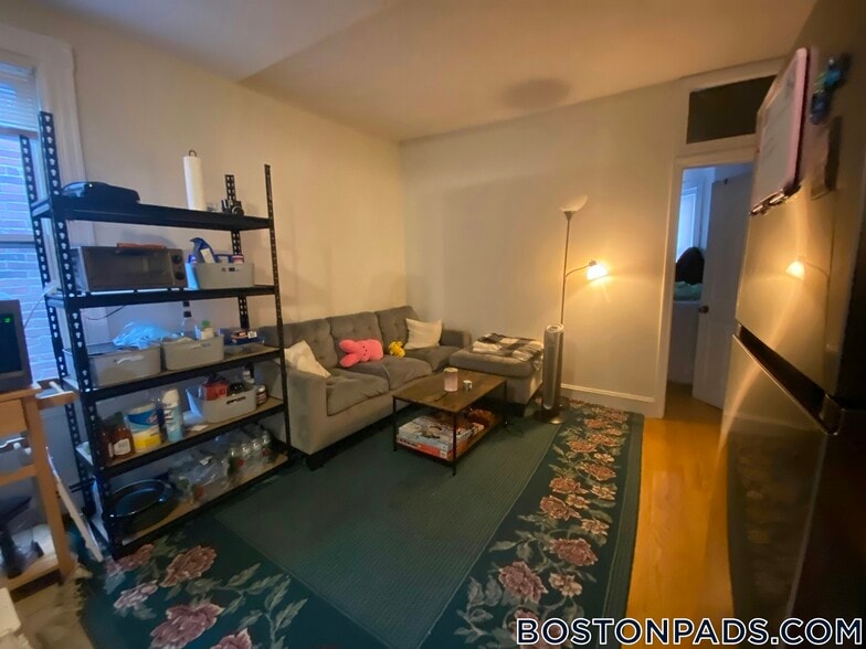 Building Photo - 3 Warwick St