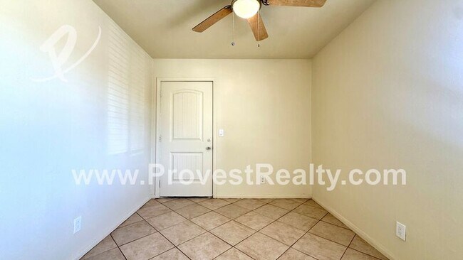 Building Photo - 15034 Sequoia St