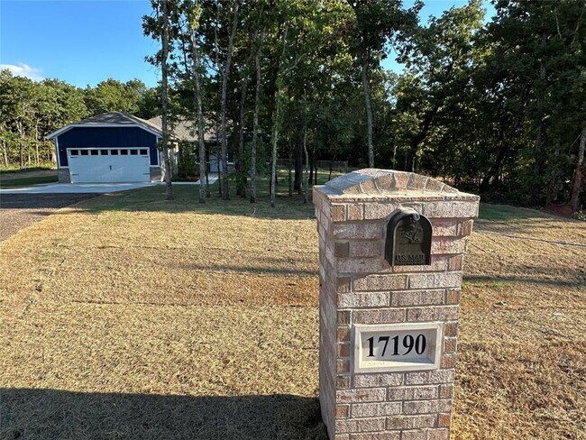 Building Photo - 17190 Lantana Loop