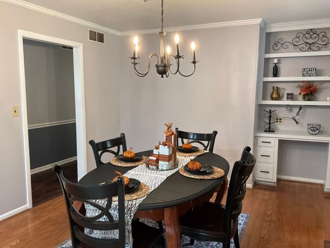 Building Photo - Spacious 3-Bed, 2-Bath Home in Lexington, NC