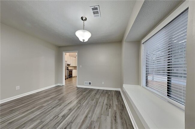 Building Photo - 2861 Hadrian Dr SW