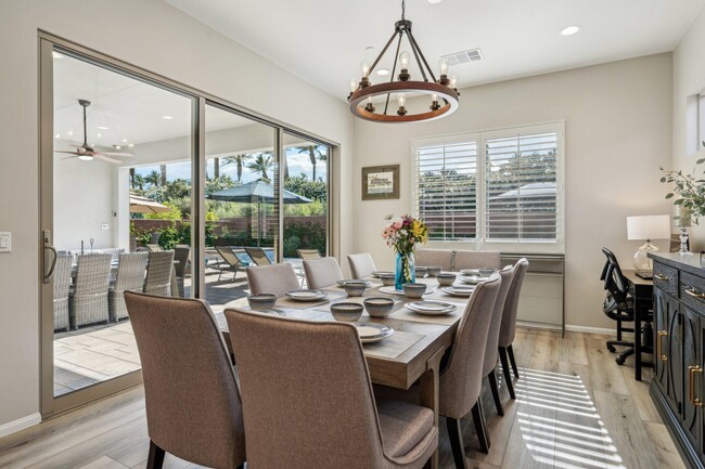 Building Photo - 51725 Pinnacle Vis Dr