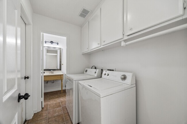 Building Photo - 20806 Westgreen Ct