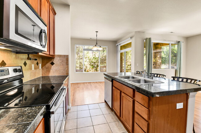 Building Photo - $2,550.00, 2, 2-bed, 2 bath in Northglenn ...
