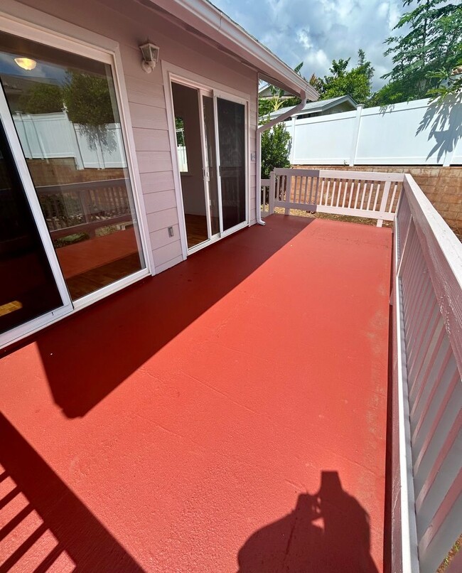 Building Photo - Beautiful & Spacious 5-Bedroom, 4-Bath Sin...